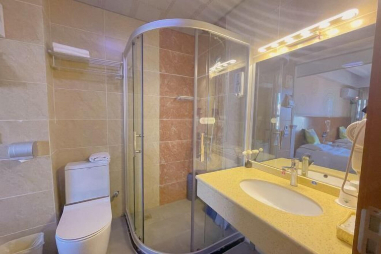 Bathroom 4, GreenTree Inn (Lezhi County Government Branch), Ziyang