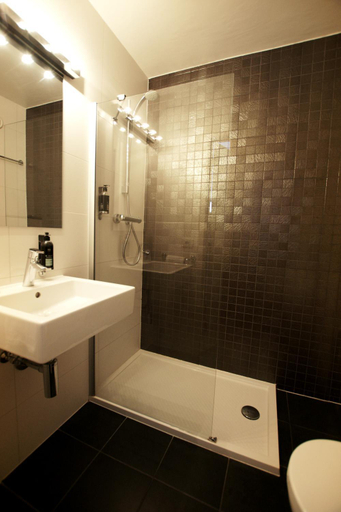 Bathroom 4, Eden Hotel by Trip inn, Antwerpen