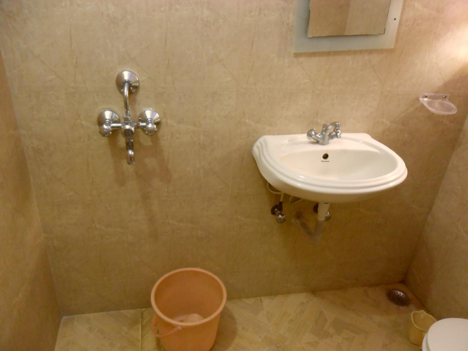 Bathroom 3, HOTEL SIDHARTHA (600 meters from Taj Mahal), Agra