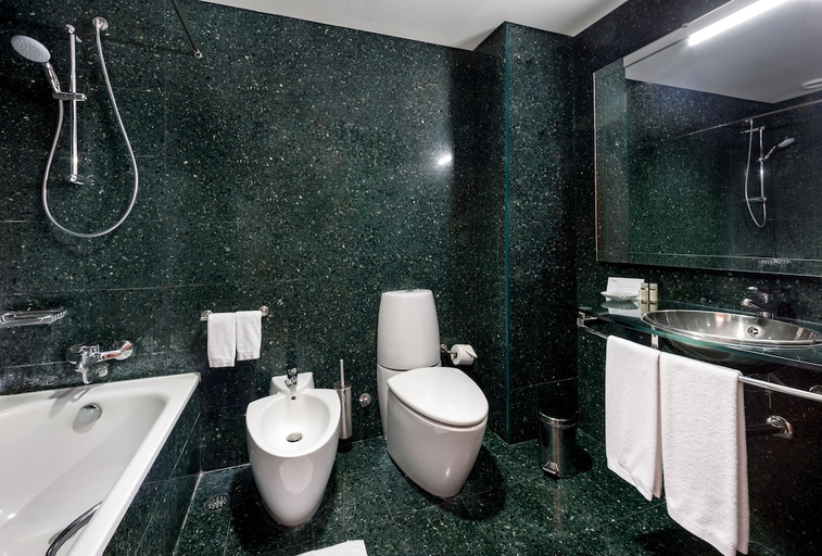 Bathroom 4, AVENIDA, Ponta Delgada
