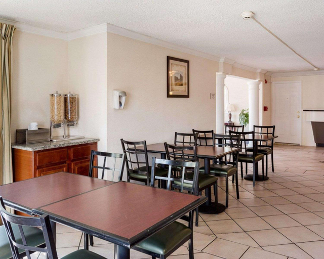 Food & Drinks 3, Sunrise Inn & Suites New Orleans, Orleans