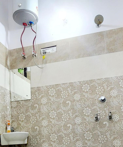 Bathroom, Goroomgo S S Inn Ashiyana Lucknow, Lucknow