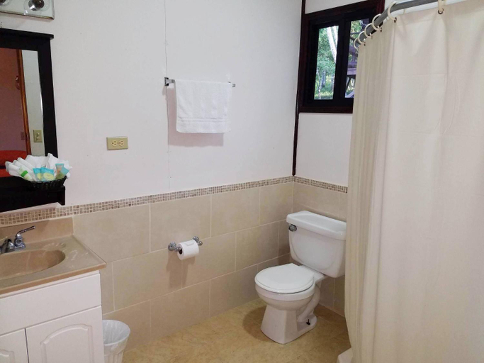 Bathroom 3, The Log Cab-Inn