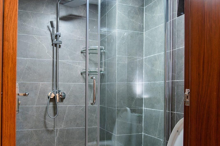 Bathroom 3, Lux Suites Enzi Heights Apartments, Langata