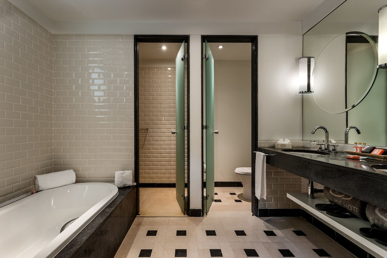 Bathroom 4, Terra Nostra Garden Hotel, Povoação