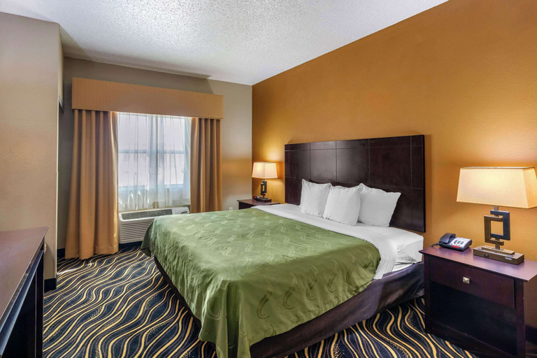 Bedroom 3, Quality Suites Addison - Dallas, Dallas