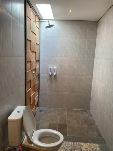 Bathroom 3, Kope House Ubud, Gianyar
