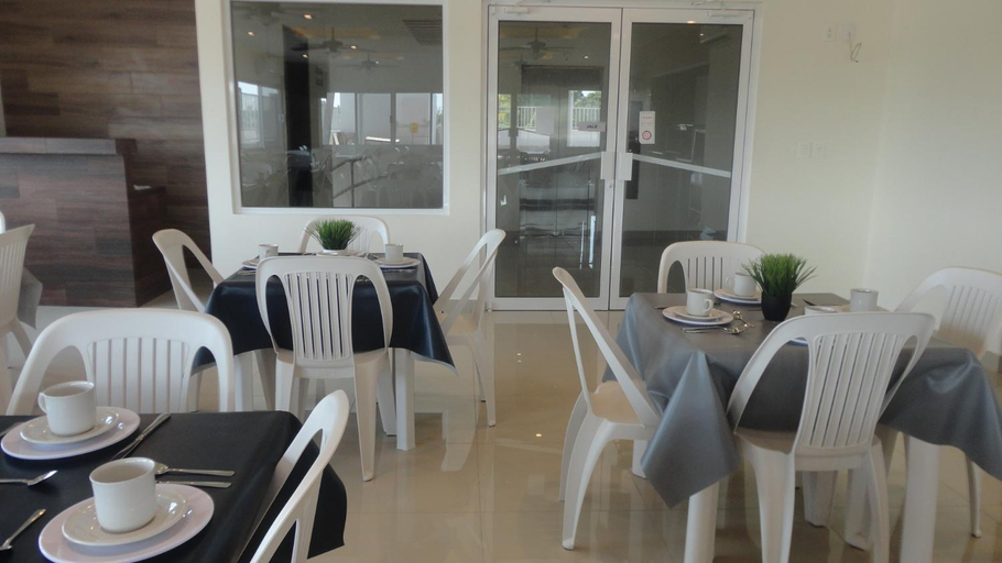 Food & Drinks 3, Hotel Tampico Express, Tampico