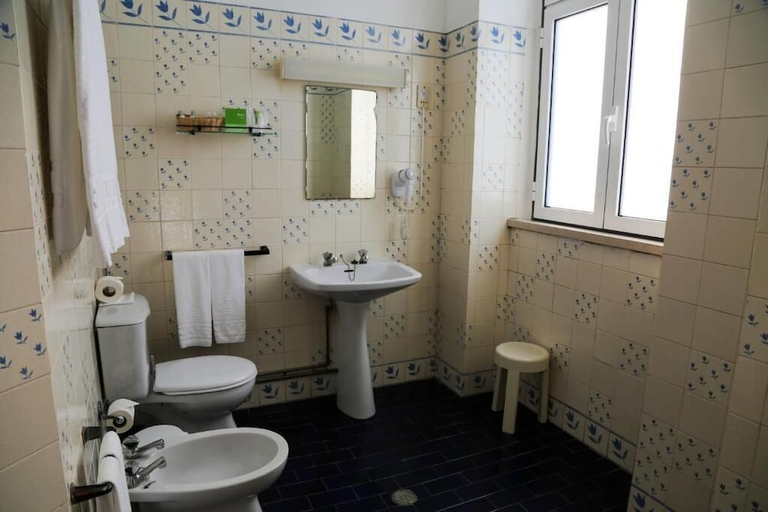 Bathroom 5, INATEL Luso, Mealhada