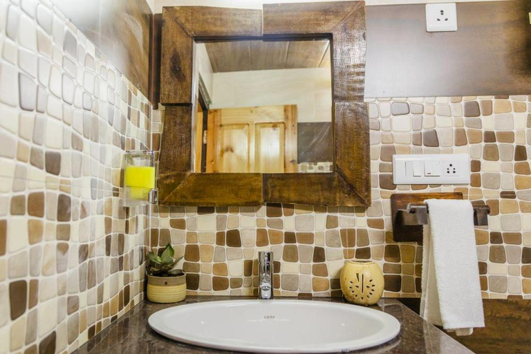 Bathroom 3, Aaramgah, Shimla