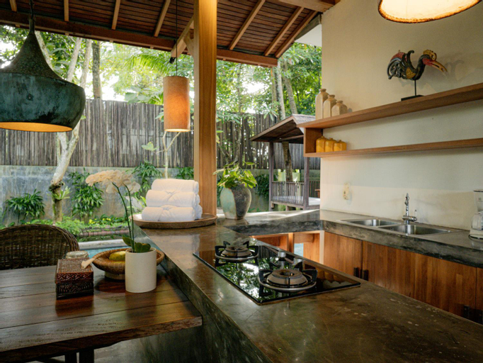 Dining Room 8