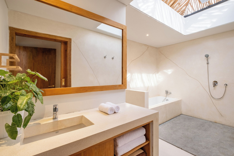 Bathroom 3, Peaceful Luxe Villa near Beach in Pecatu, Badung