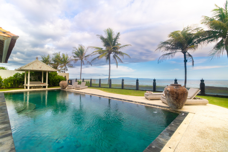 Swimming Pool 22