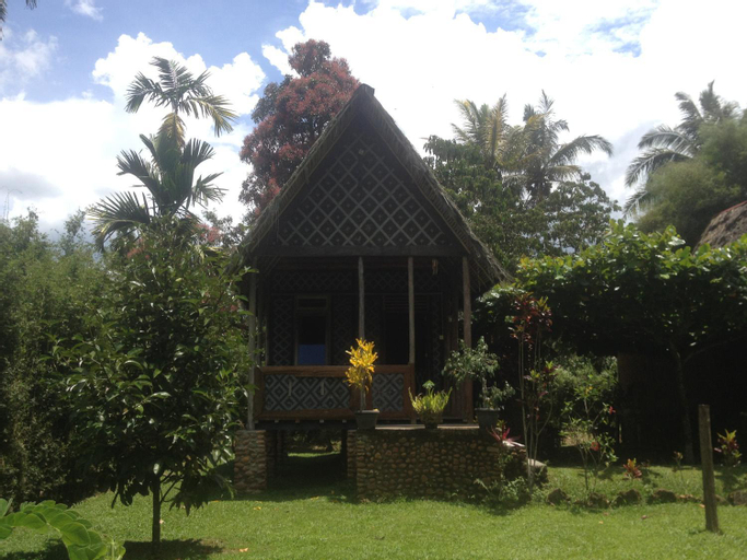 Exterior 15