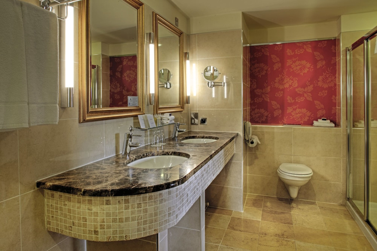 Bathroom 4, Slieve Russell Hotel Golf and Country Club