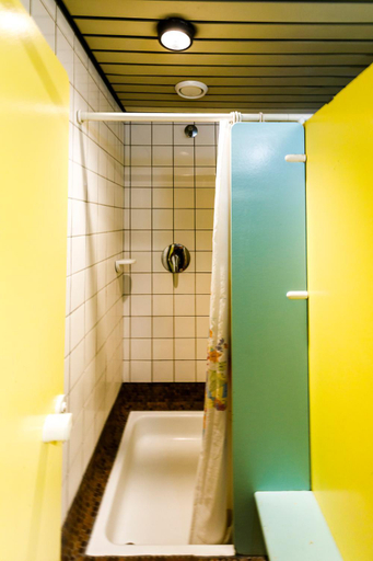 Bathroom 4, Jugendherberge Regensburg, Regensburg