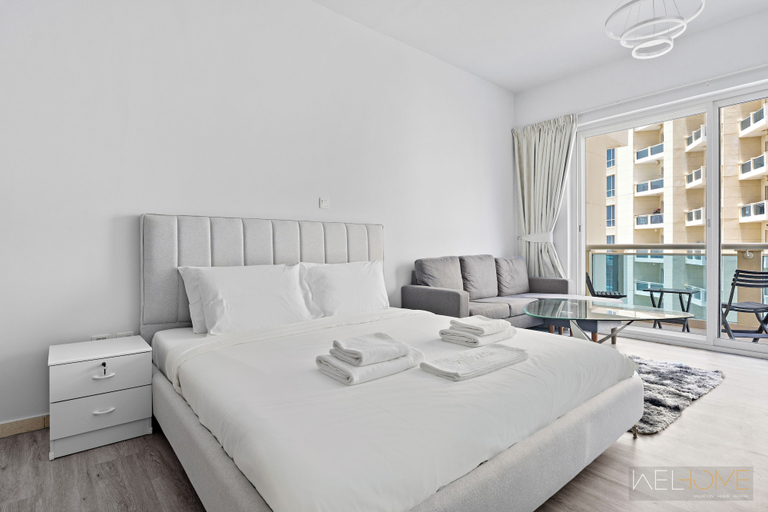 Room 4, WelHome - Greenery Apt for Modern Studio in Production City, Dubai