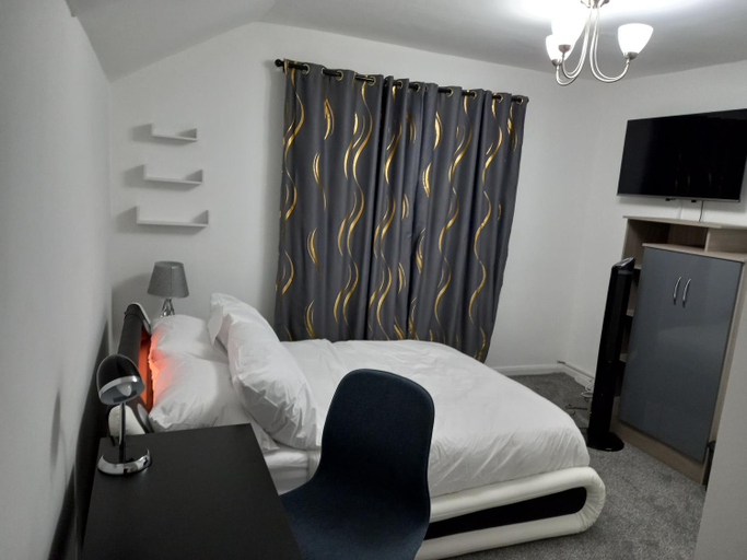 Others 3, Cozzy Accommodation, Manchester