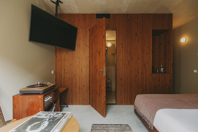 Bedroom 3, Outsite Porto Mouco, Porto
