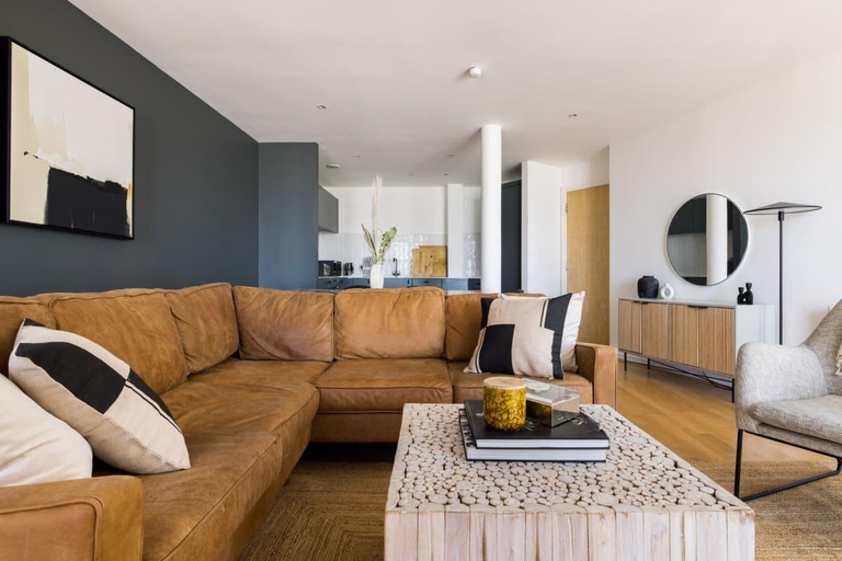 Others 2, The Nine Elms Lane Arms - Stunning & Bright 2BDR Flat With Balconies, London
