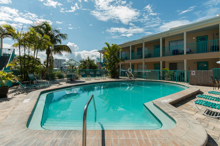 Sport & Beauty, Five Palms Vacation Rentals- Daily - Weekly - Monthly, Pinellas