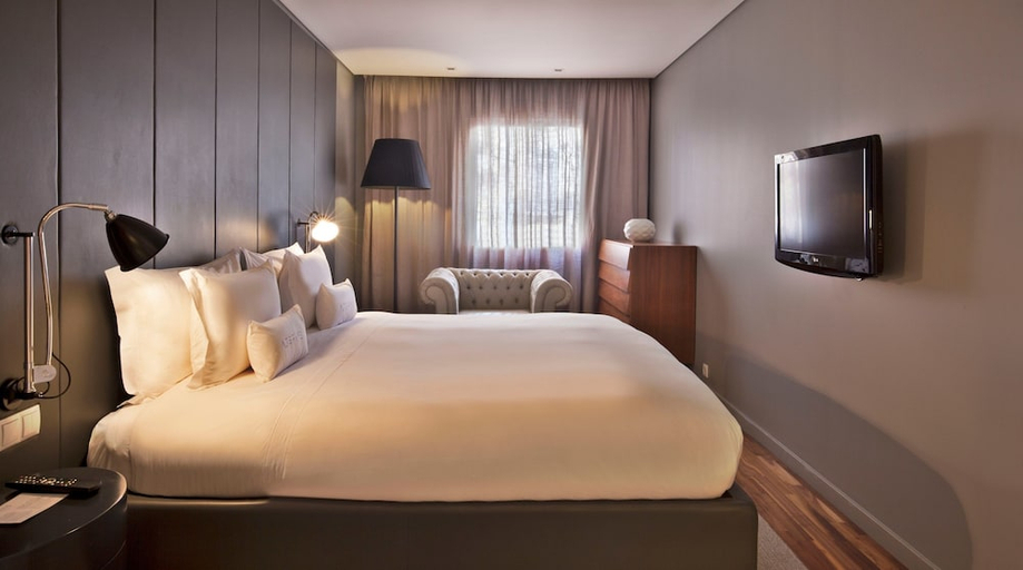 Bedroom 2, Altis Prime, Lisbon