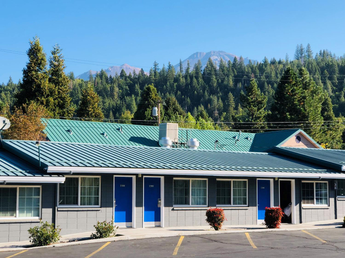 Others 5, Pine Needles Inn, Siskiyou