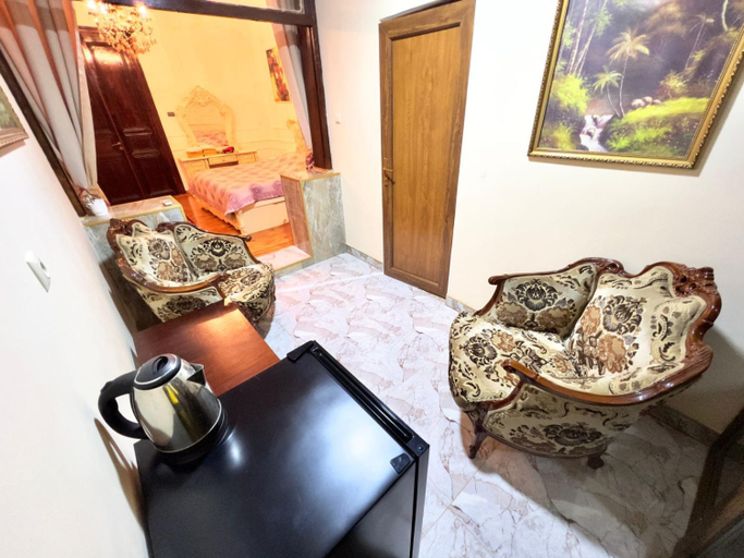 Others 4, Hotel Royal, Kutaisi