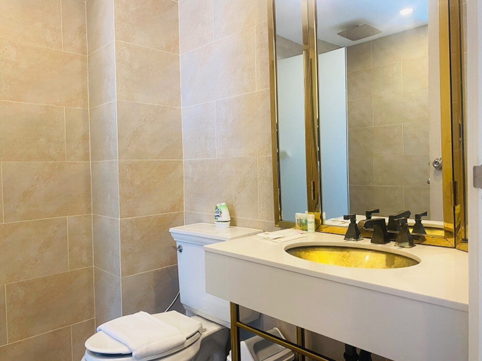 Bathroom 4, Espana Condo Resort Pattaya Office, Pattaya