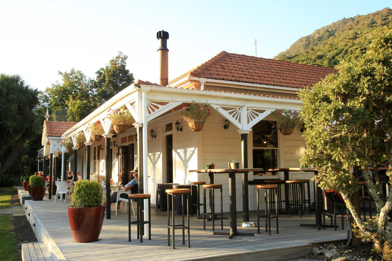 Others 4, Furneaux Lodge, Marlborough