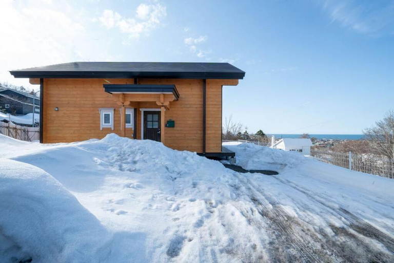 Exterior 14