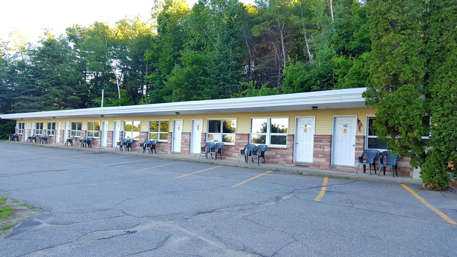 Stucco Lodge, Penobscot