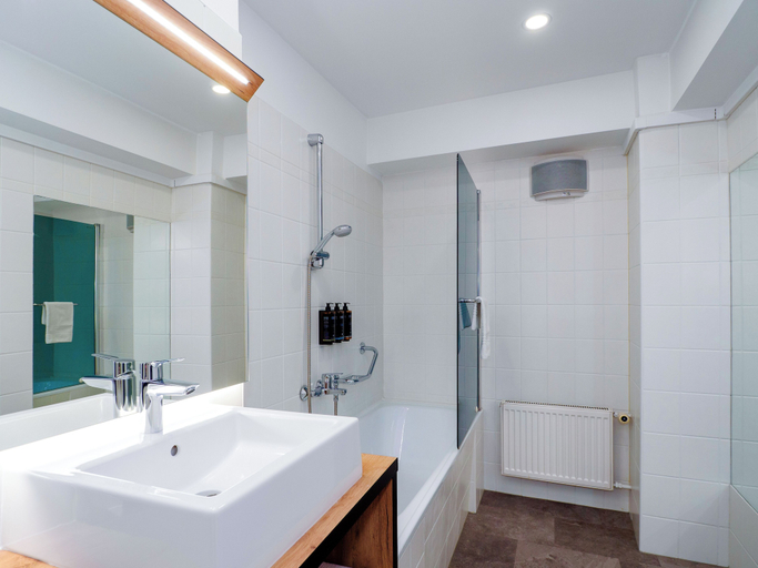 Bathroom 5, Hotel Mercure Czestochowa Centrum, Częstochowa City