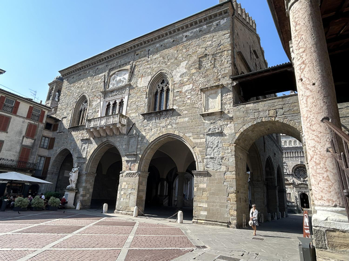 Exterior 7