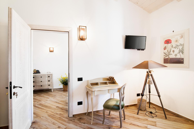 Others 4, B & B I Ricordi, Grosseto