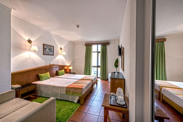 Bedroom 2, Hotel Colina do Mar, Albufeira