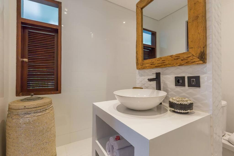 Bathroom 4, Villa Budha 1: 4bedrs 12m Pool, 700m2 garden with BBQ, Badung