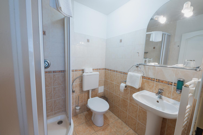 Bathroom 3, Hotel Taverna, Jeseník