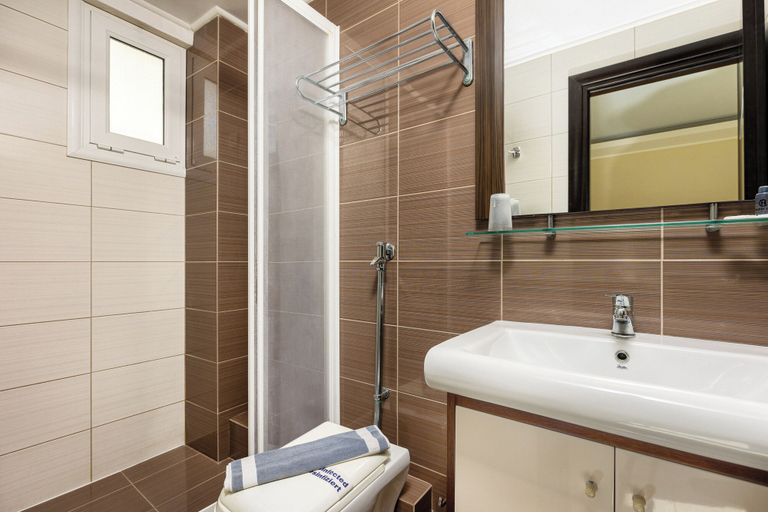 Bathroom 5, Esperia Hotel, Ionian Islands