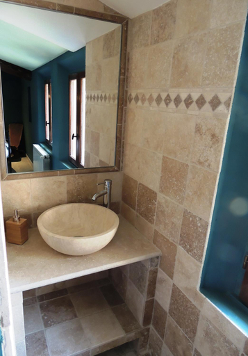 Bathroom, Domaine Houillon, Vaucluse