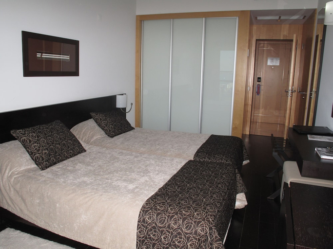 Bedroom 2, ALDEIA DOS CAPUCHOS GOLF SPA EX MELIA ALDEIA DOS CAPUCHOS, Almada