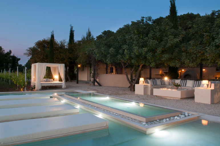 Others 2, Vineyard Estate, Peloponnese
