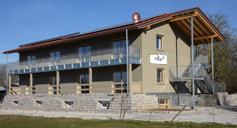 Exterior & Views