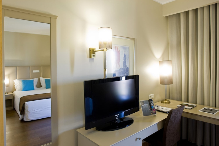 Bedroom 3, TRYP by Wyndham Porto Expo Hotel, Matosinhos