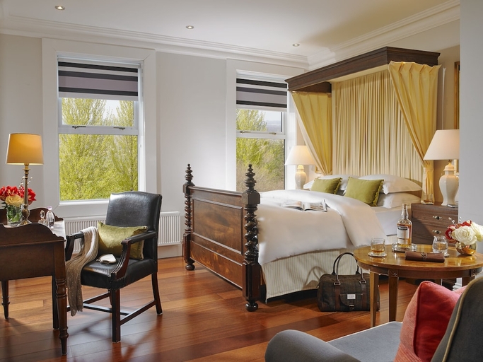 Bedroom 3, Dunraven Arms Hotel