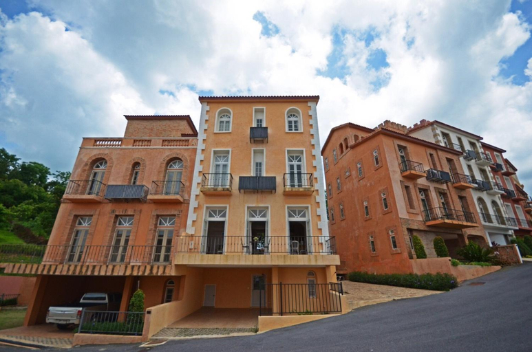 Exterior 9