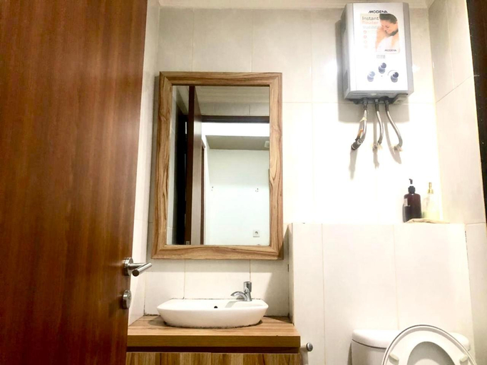 Bedroom 5, Grand kamala Lagoon by Mister Sewa, Bekasi