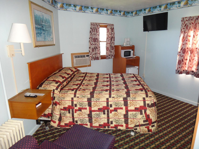 Others 4, Pine Ridge Motel, Iowa