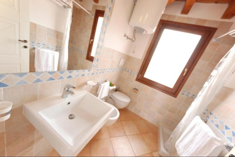 Bathroom 4, Relaxing Residence Baia dei Mirti Studio Mono 4 sleeps 4, Olbia-Tempio