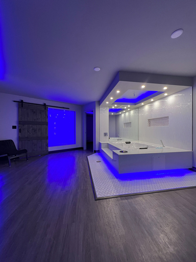 Others 5, Imperial Suites - Adults Only, Hinds